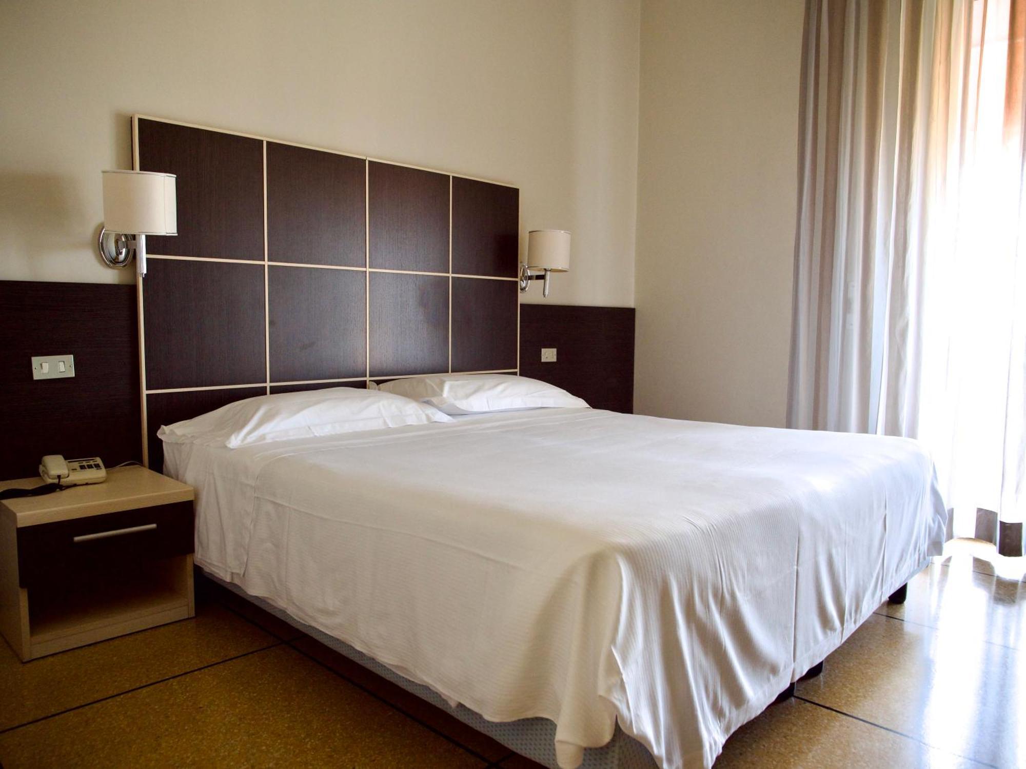 Hotel Mediterraneo กาวีดีลาวานญา ภายนอก รูปภาพ